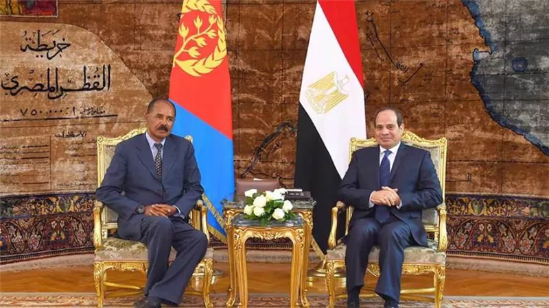 السيسي يبحث مع رئيس إريتريا ملفات القرن الأفريقي وأمن البحر الأحمر