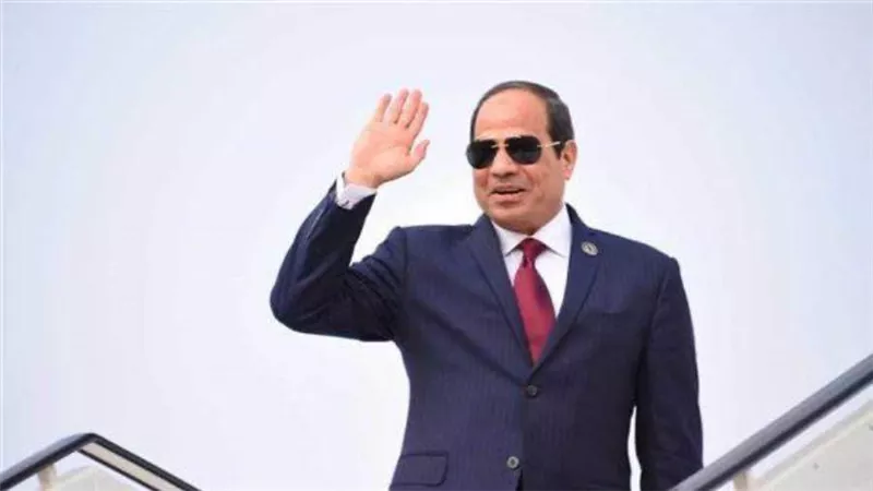 الرئيس السيسي يعود إلى أرض الوطن بعد مشاركته في قمة الرياض