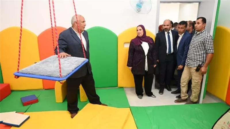 وزيرة التضامن تواصل جولتها في مركز الفرافرة بالوادي الجديد وتفتتح مركز تنمية الأسرة والطفل ضمن «حياة كريمة»