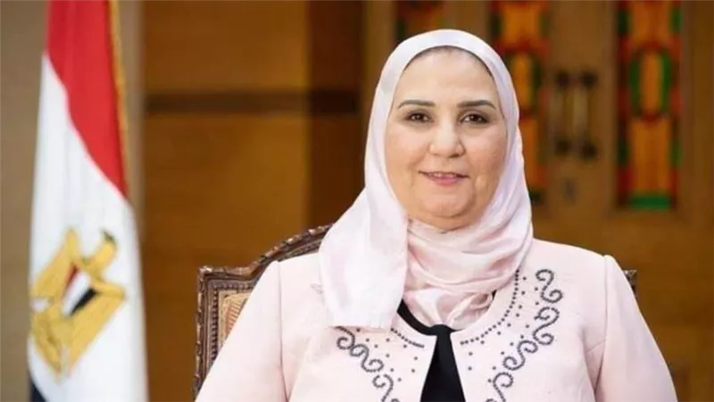 وزيرة التضامن تستعرض الخدمات العلاجية للخط الساخن لصندوق مكافحة الإدمان خلال 10 أشهر