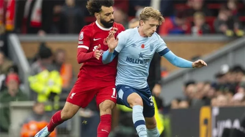 صلاح يقود ليفربول للفوز على برينتفورد في الدوري الإنجليزي