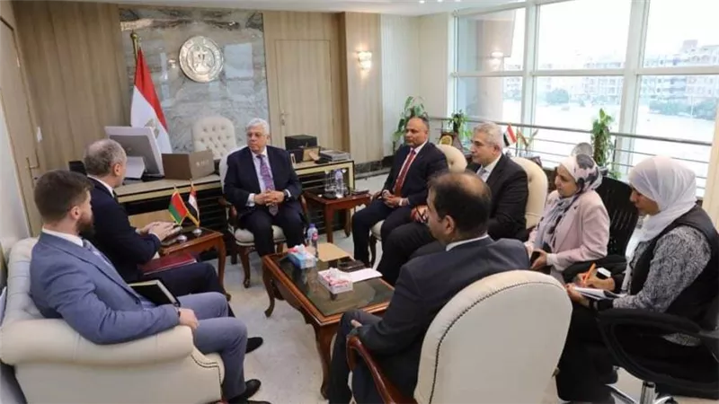 وزير التعليم العالي يستقبل سفير بيلاروسيا بالقاهرة لبحث سبل تعزيز التعاون التعليمي والعلمي