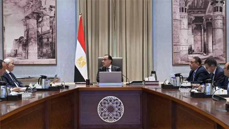 رئيس الوزراء يتابع مع وزير التربية والتعليم خطوات تطوير مسارات التعليم قبل الجامعي