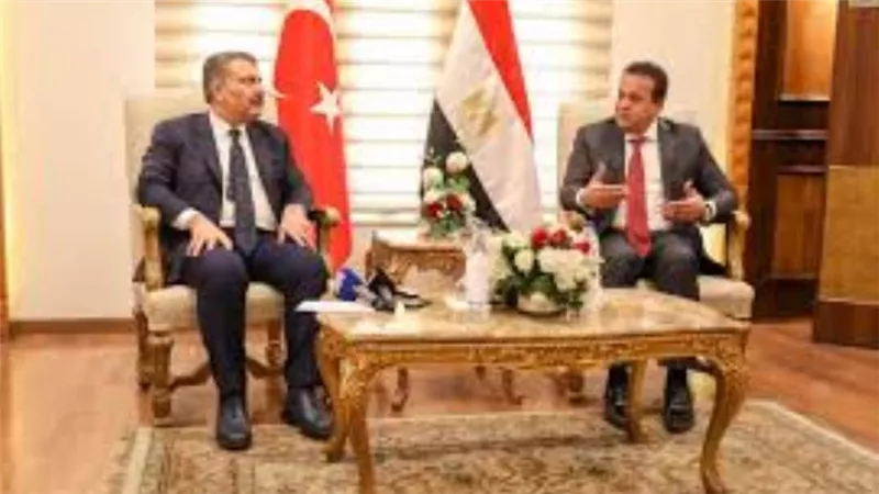 وزير الصحة التركي: نقل الأطفال ومرضى السرطان من غزة إلى مصر