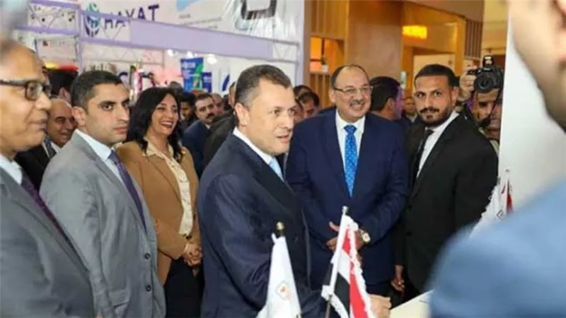 وزير الآثار يشيد بالصناعات المصرية عالية الجودة في معرض تجهيزات الفنادق