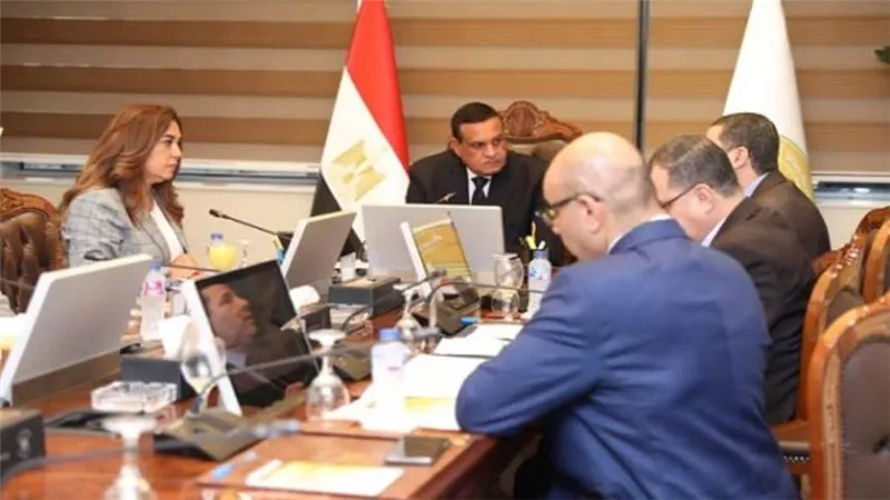 وزير التنمية المحلية يتابع مع محافظ دمياط تطبيق مبادرة تخفيض أسعار السلع الغذائية (صور)