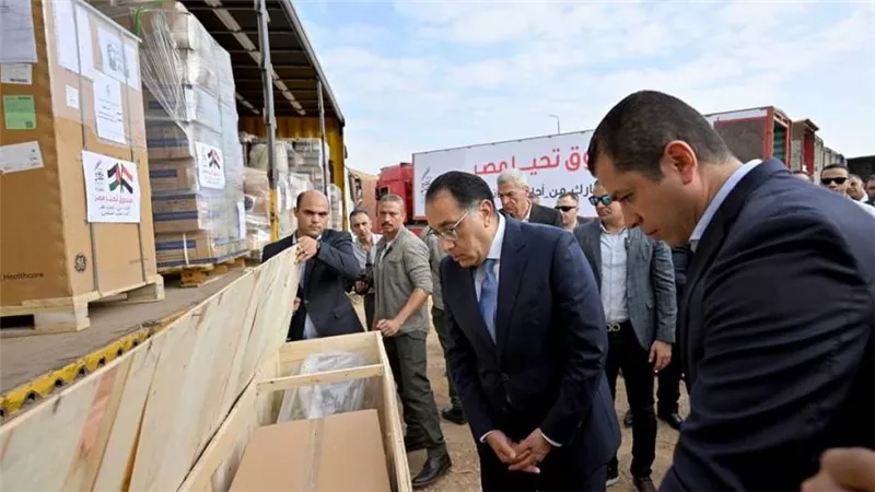 رئيس الوزراء يطلق أكبر قافلة مساعدات إنسانية شاملة للأشقاء الفلسطينيين بغزة من صندوق تحيا مصر
