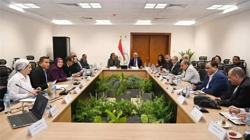 وزيرا الري والبيئة يناقشان ترتيبات المشاركة المصرية في COP28 