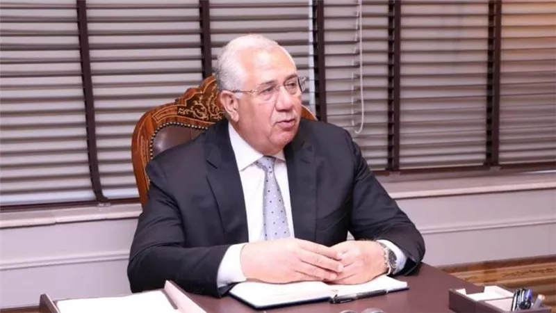 وزير الزراعة يتابع بدء زراعة القمح ويوجه بتقديم كافة أوجه الدعم للمزارعين لتحقيق أعلى إنتاجية