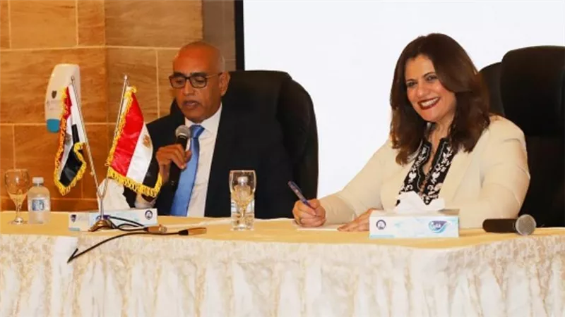 وزيرة الهجرة تلتقي أقطاب وأبناء الجالية المصرية بجدة ضمن 