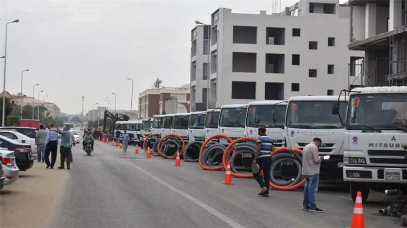 وزير الإسكان: أجهزة المدن الجديدة تواصل رفع حالة التأهب والاستعداد لفصل الشتاء والتعامل مع الأمطار