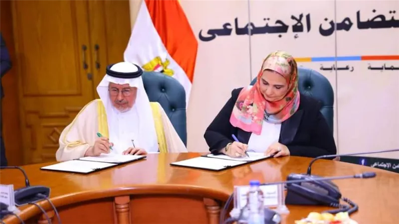 وزيرة التضامن توقع مذكرة دعم مشترك بين الهلال الأحمر المصري ومركز الملك سلمان للإغاثة لتقديم المساعدات لغزة