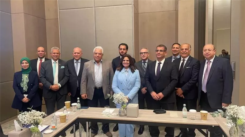 وزيرة الهجرة تلتقي مع مجموعة متميزة من كبار المستثمرين ورجال الأعمال المصريين في الخارج