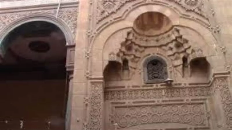 النيابة الإدارية تحقق في سرقة 4 لوحات رخامية أثرية من ضريح بالدقهلية