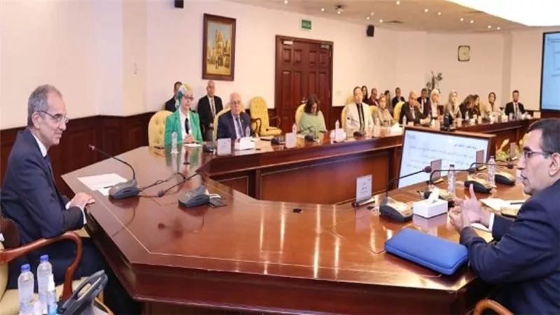 وزير الاتصالات: تقدم ترتيب مصر 8 مراكز خلال عام واحد بـ