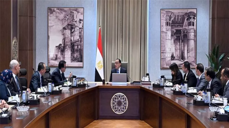 رئيس الوزراء يتابع موقف تنفيذ الأعمال للمشروعات الصحية ضمن 