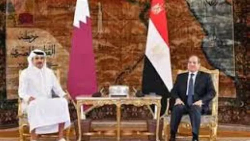 أمير قطر يوجه الشكر للرئيس السيسي على التعاون المشترك لتحقيق الهدنة في غزة