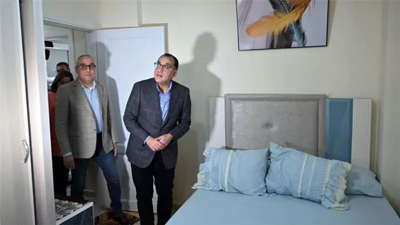 رئيس الوزراء يتفقد الوحدات المُنفذة ضمن مبادرة الرئيس 