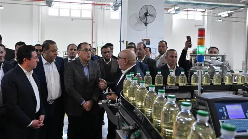 رئيس الوزراء يتفقد المُجمع الصناعي للشركة الدولية لاستخلاص وتكرير وتعبئة الزيوت المتعددة بمدينة السادات