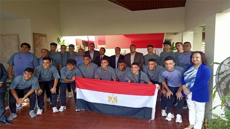   وزير الشباب يشيد بمشاركة البعثات الرياضية بالخارج في العملية الانتخابية (صور)