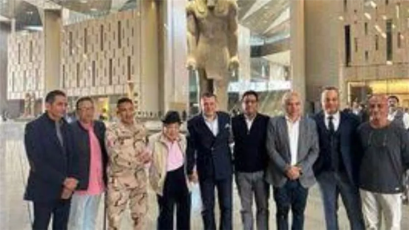 وزير السياحة والآثار يتفقد الدرج العظيم بالمتحف المصري الكبير