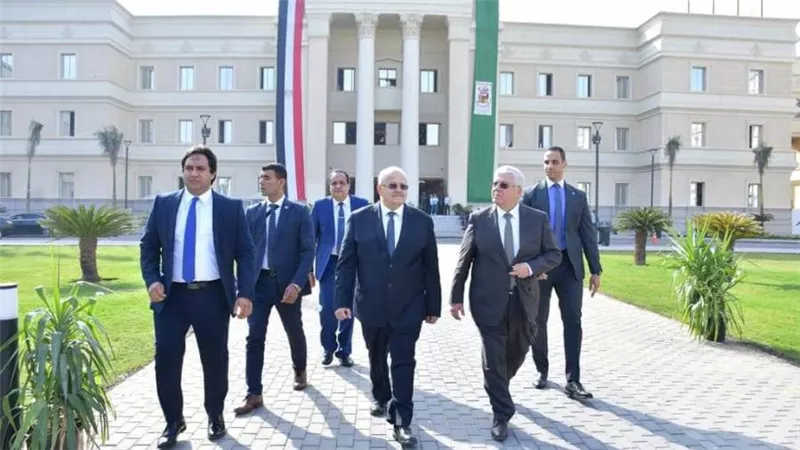 عاشور والخشت يتفقدان جامعة القاهرة الدولية بمدينة 6 أكتوبر 