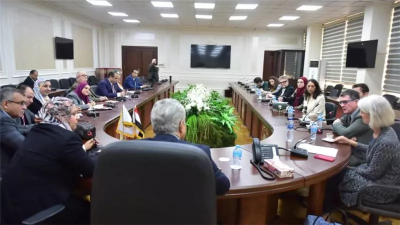  وزير العمل يلتقي وفدًا من الاتحاد الأوروبي و
