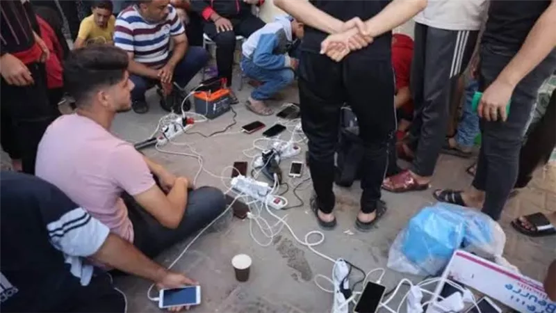 قطع جميع خدمات الاتصالات والإنترنت في غزة