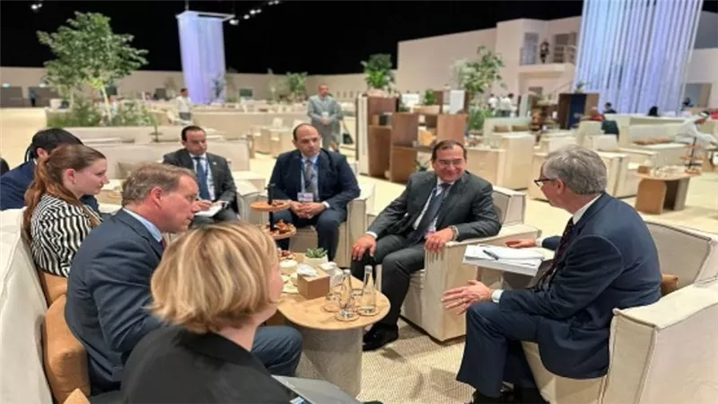 مباحثات مع مساعدي وزيرة الطاقة الأمريكية ووزير البيئة والعمل المناخي بأستراليا الغربية (صور)