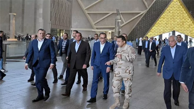 رئيس الوزراء يتفقدُ المتحف المصري الكبير لمتابعة تطورات الأعمال (صور)