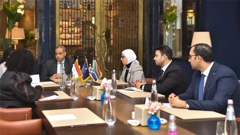 رئيس الدواء المصرية يلتقي عددا من مسئولي الهيئات المناظرة بالدول الأفريقية