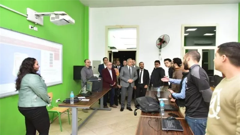 وزير العمل يتفقد دورات تدريب مهني لـ 151 شابًا وفتاًة بمعهد الساليزيان الإيطالي في القاهرة (صور)