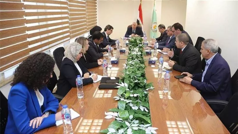 وزير الزراعة يبحث مع وفد منظمة التعاون الاقتصادي والتنمية 