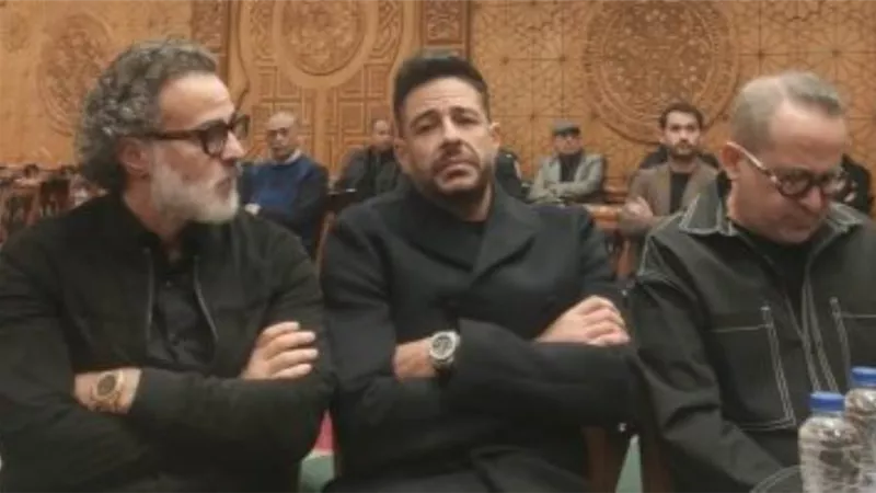 بحضور منى زكي وحماقي.. بدء عزاء شقيق أحمد حلمي بمسجد الشرطة |صور