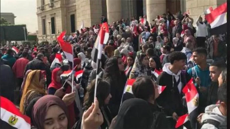 فيديو | مسيرة بجامعة القاهرة للحث على المشاركة في الانتخابات الرئاسية
