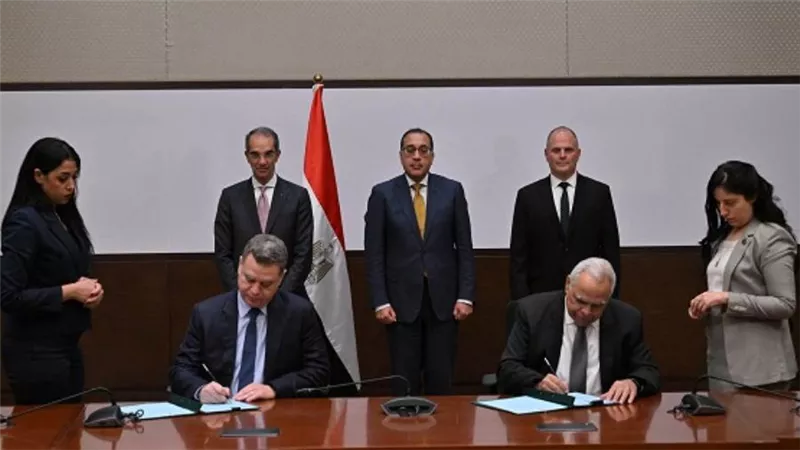 رئيس الوزراء يشهد توقيع مذكرة تفاهم للتوسع في أعمال التطوير بالتكنولوجيات المتقدمة بـ