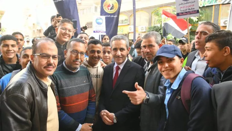 محافظ الغربية يواصل جولاته لمتابعة سير العملية الانتخابية في مراكز ومدن المحافظة 