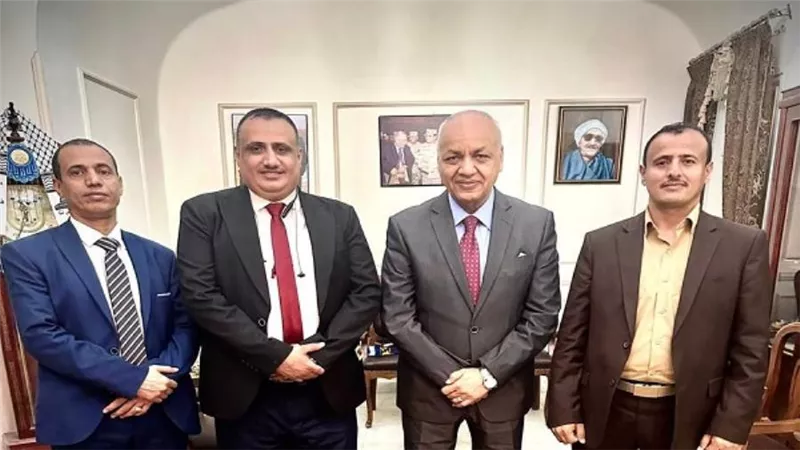 مصطفى بكري يستقبل قيادات مركز البحر الأحمر للدراسات بالقاهرة