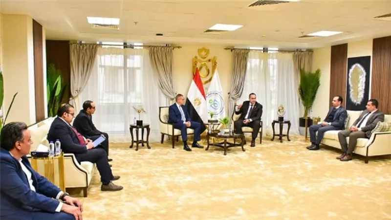 رئيس هيئة الرعاية الصحية يبحث التعاون مع بوسطن ساينتيفيك لتبادل الخبرات (صور)