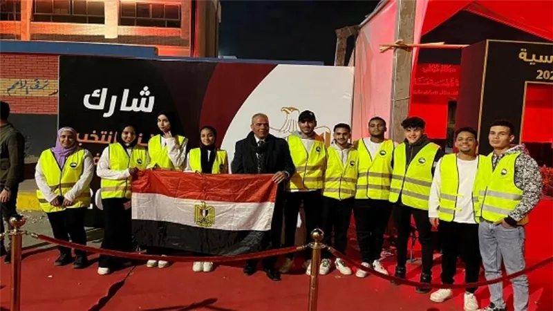 أيمن صبحي يدلي بصوته في الانتخابات الرئاسية بالتجمع الخامس (صور)