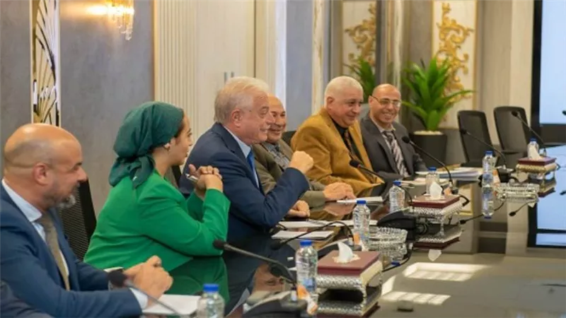 وزير الدولة للإنتاج الحربي ومحافظ جنوب سيناء يناقشان أوجه تعزيز التعاون المشترك (صور)
