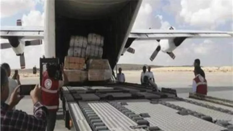 مطار العريش يستقبل طائرتي مساعدات إنسانية لقطاع غزة من السعودية وبلجيكا