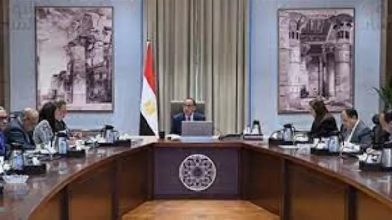 رئيس الوزراء: مناقشات لضم قطاعات جديدة في برنامج الطروحات الحكومية