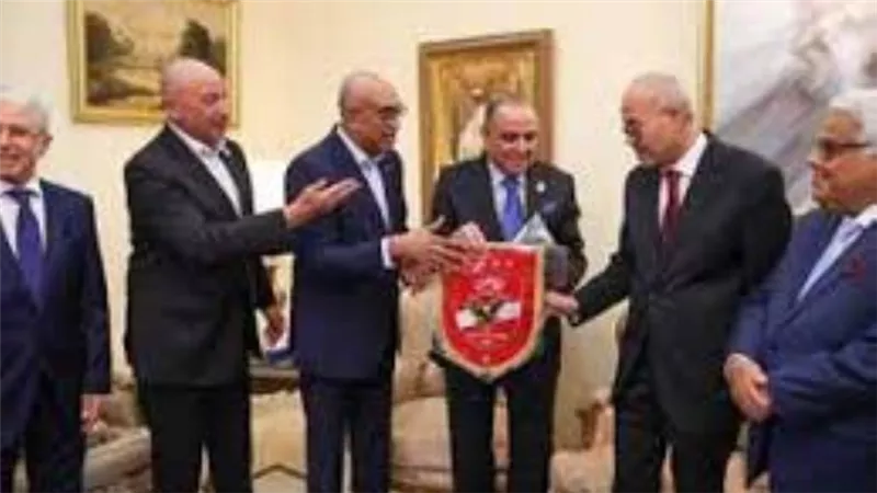 بعثة الأهلي تلبي دعوة القنصل المصري في جدة على العشاء
