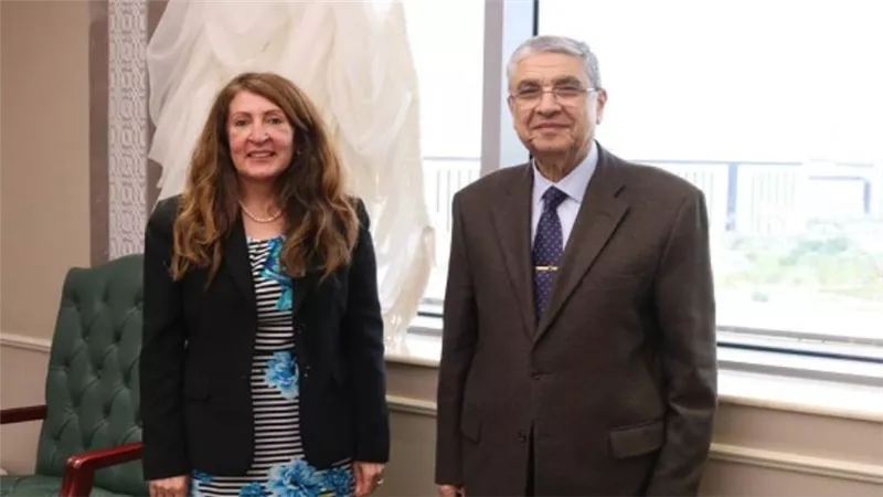 وزير الكهرباء يستقبل سفيرة الولايات المتحدة الأمريكية لدى مصر لبحث سبل التعاون (صور)