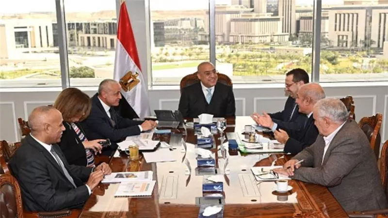 وزير الإسكان يتابع أعمال شركة التعمير لخدمات الصيانة بمشروعات الإسكان الاجتماعي ودار مصر (صور)