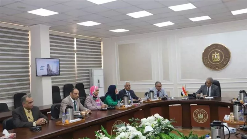 وزير العمل يتابع الإجراءات التنفيذية لإطلاق منصة إلكترونية للعمالة غير المنتظمة