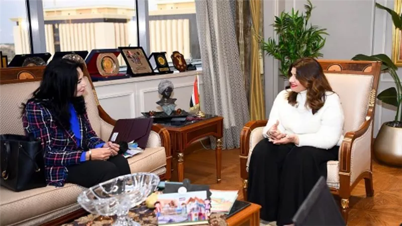 وزيرة الهجرة تستقبل الكاتبة سماح أبو بكر عزت لبحث التعاون بالمرحلة الثانية من 