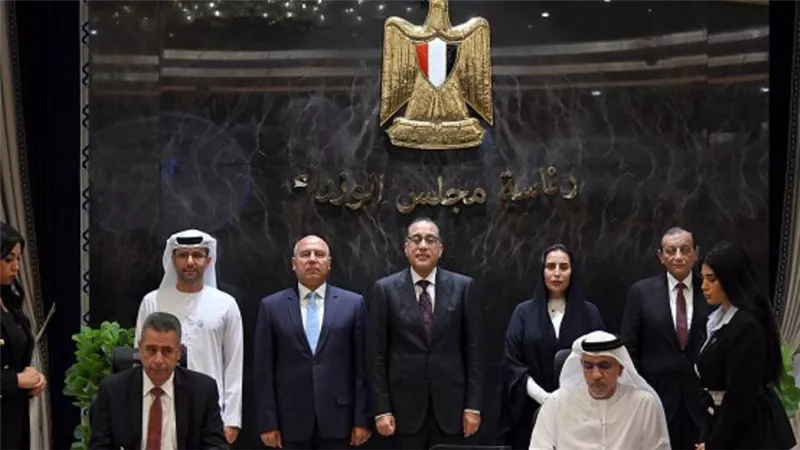 اتفاقية بين الهيئة العامة لموانئ البحر الأحمر وتحالف شركات موانىء أبو ظبي (صور)