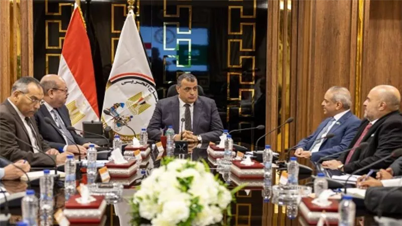 وزير الدولة للإنتاج الحربي يستقبل وفد 